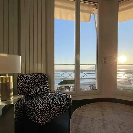 Stunning 2 Bedroom Flat With Sea View On Croisette 아파트