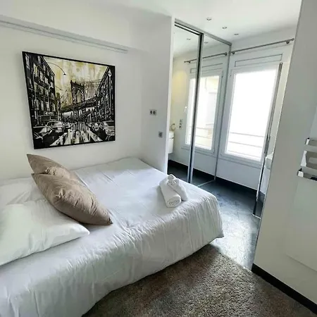 Stunning 2 Bedroom Flat With Sea View On Croisette