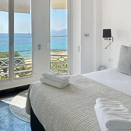 Stunning 2 Bedroom Flat With Sea View On Croisette Cannes