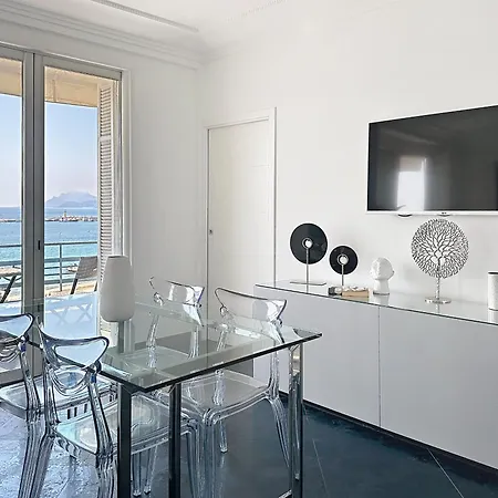 Stunning 2 Bedroom Flat With Sea View On Croisette 아파트 *