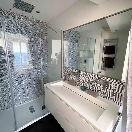 Stunning 2 Bedroom Flat With Sea View On Croisette * Канны