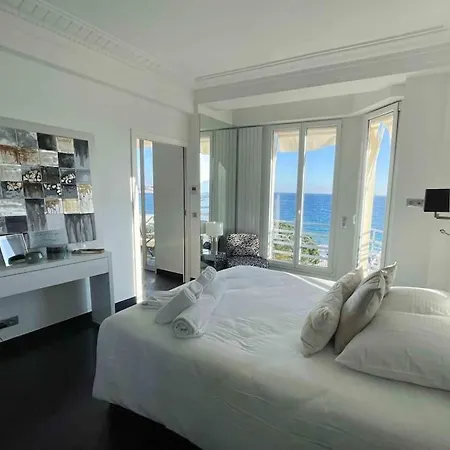 Апартаменты Stunning 2 Bedroom Flat With Sea View On Croisette *