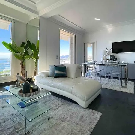 Stunning 2 Bedroom Flat With Sea View On Croisette Апартаменты Канны